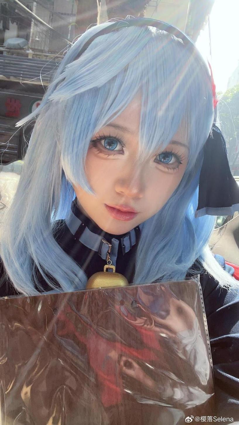 樱落酱圣路易斯礼服，一袭好看的cosplay良品